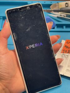 Xperia 10Ⅱ(SOV43) バッテリー交換