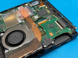Nintendo Switch 内部クリーニング