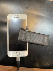 iPhoneSE バッテリー交換修理