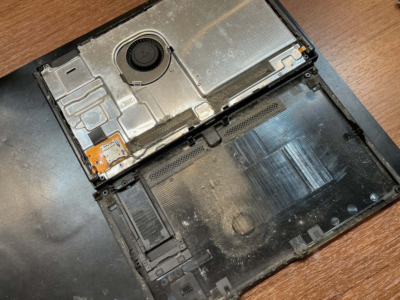 Nintendo Switch 内部クリーニング