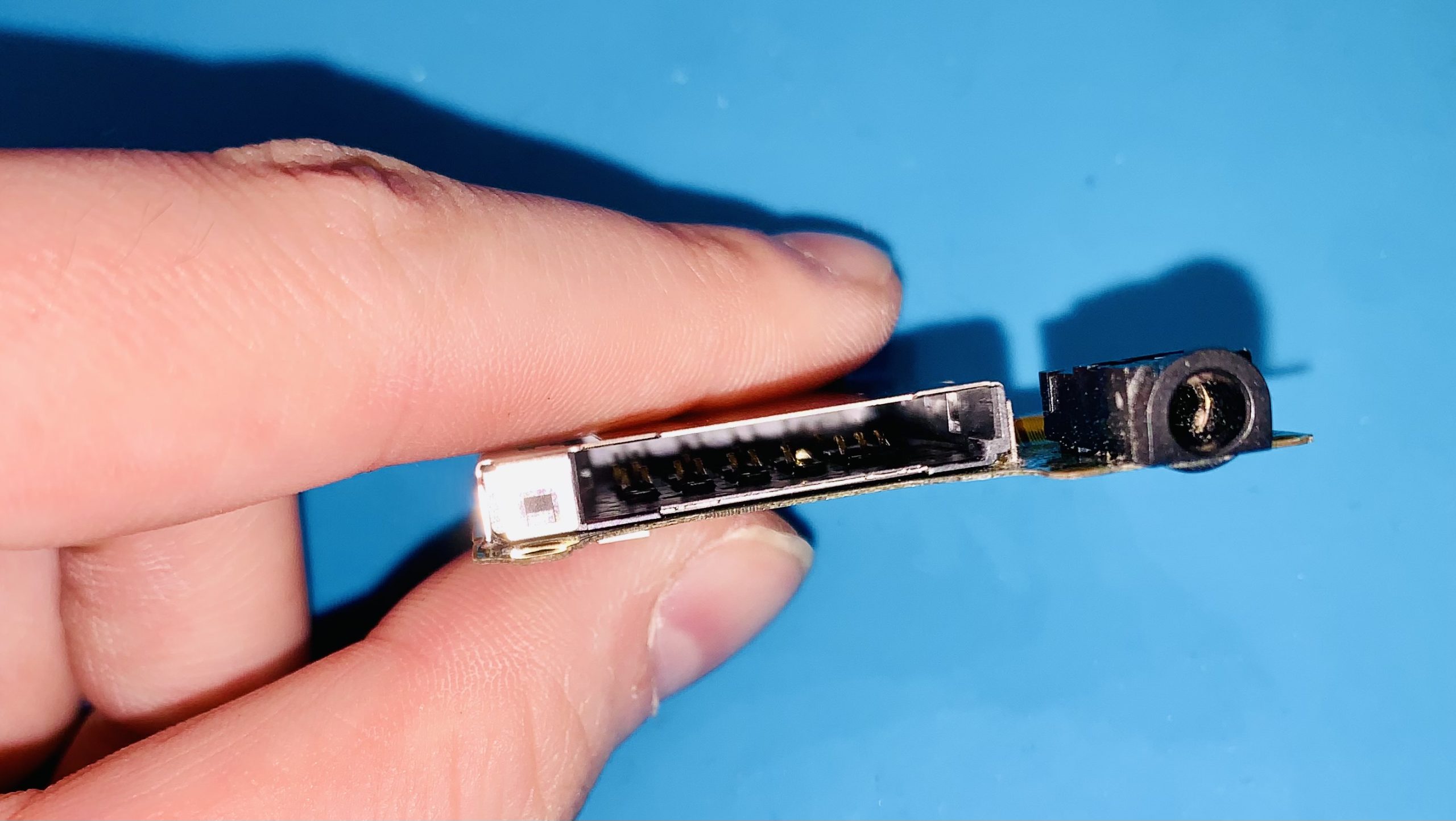 Nintendo Switch SDスロット交換修理