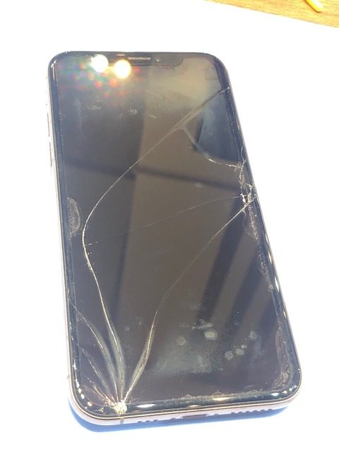 iPhoneXs 画面交換修理